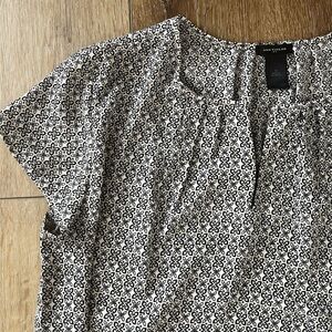 Ann Taylor Ruffle Split Neck Top 👚